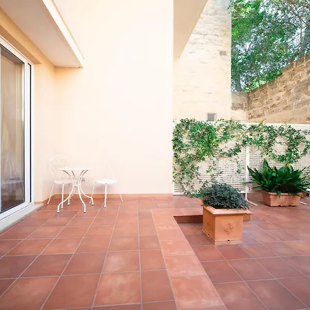 Guest house Palazzo Leo And 4*