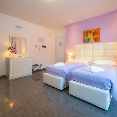 Pensionat Palazzo Leo And 4*