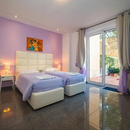 Palazzo Leo And Guest house